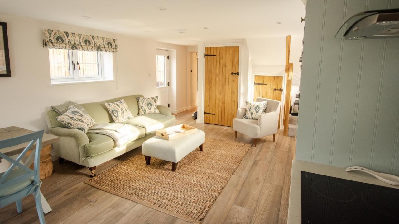 Finwood Green Farm Holiday Cottages-The Calf Shed And The Milk Parlour Henley-in-Arden Exterior photo