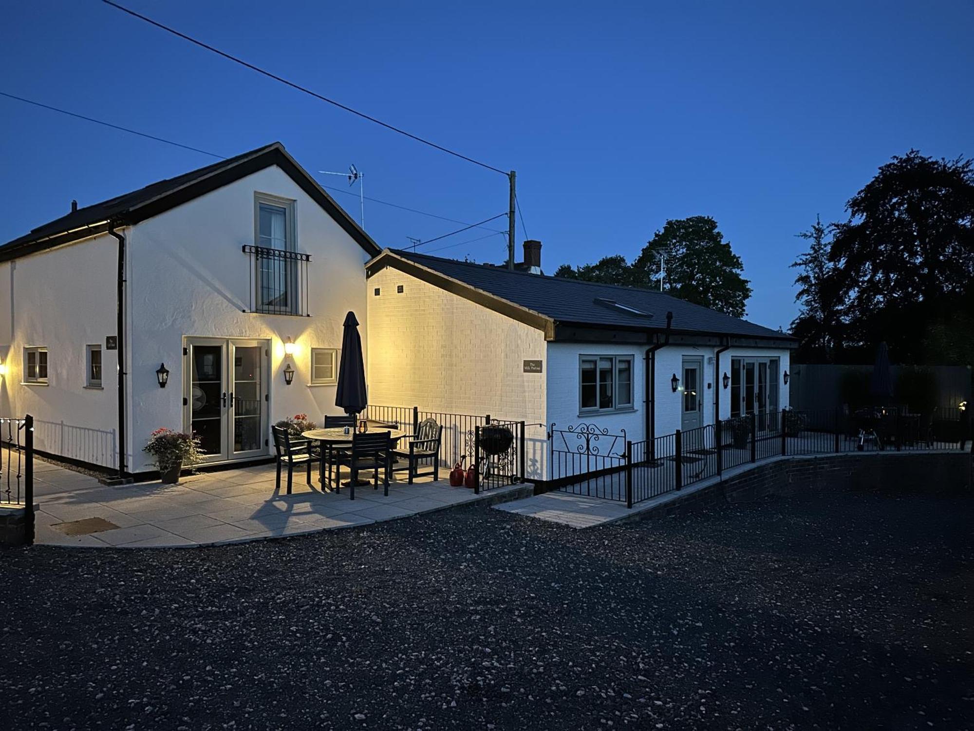 Finwood Green Farm Holiday Cottages-The Calf Shed And The Milk Parlour Henley-in-Arden Room photo